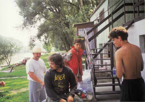 If picture is not shown here, it probably doesnot exist for this quality ... (choose another quality)