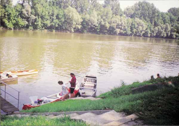 If picture is not shown here, it probably doesnot exist for this quality ... (choose another quality)