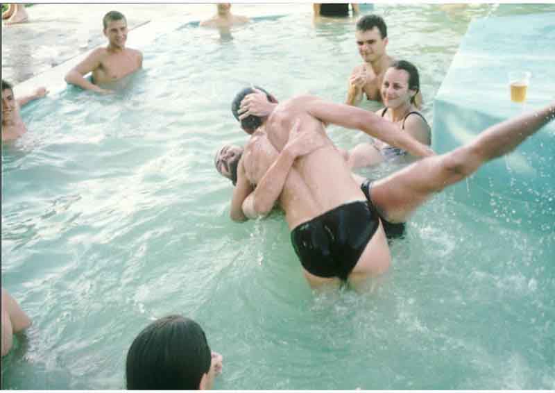 If picture is not shown here, it probably doesnot exist for this quality ... (choose another quality)