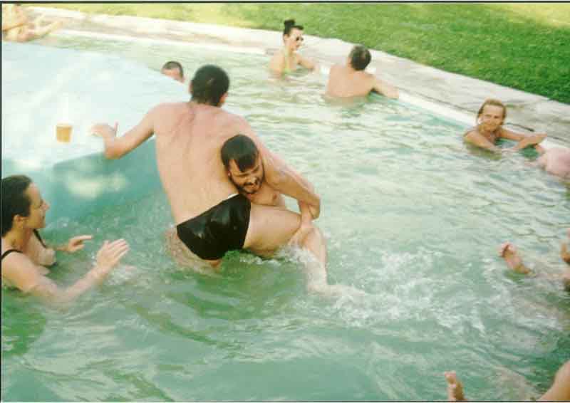 If picture is not shown here, it probably doesnot exist for this quality ... (choose another quality)