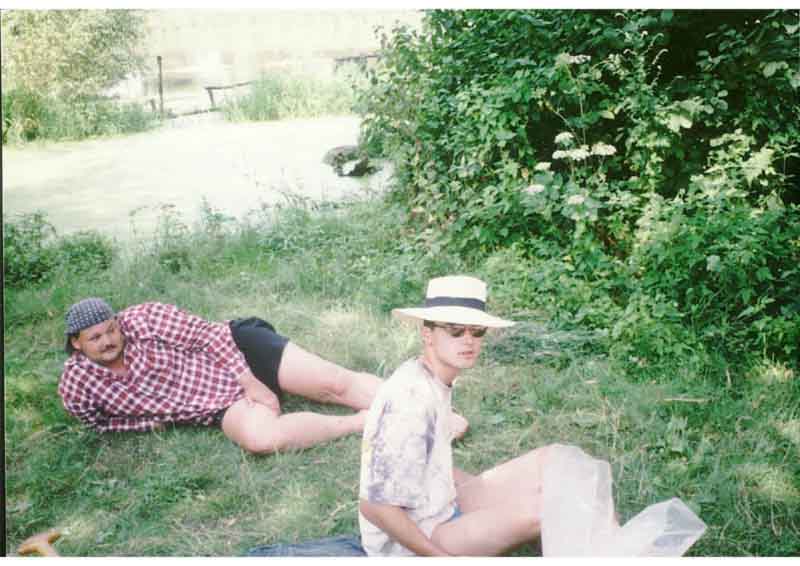 If picture is not shown here, it probably doesnot exist for this quality ... (choose another quality)