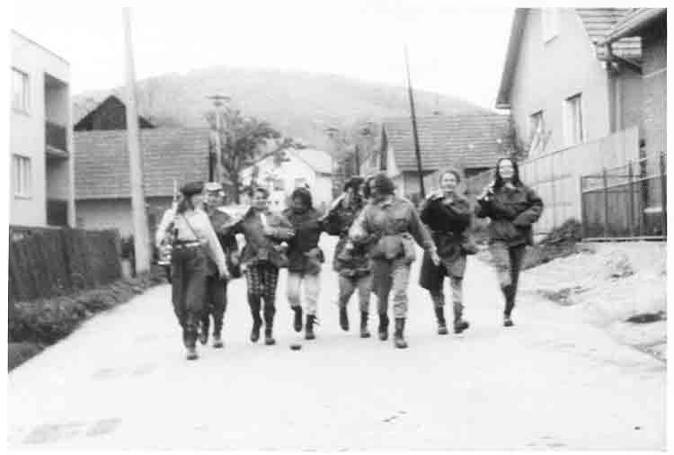 If picture is not shown here, it probably doesnot exist for this quality ... (choose another quality)