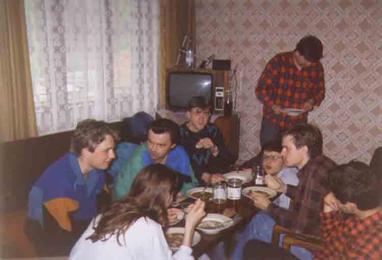 If picture is not shown here, it probably doesnot exist for this quality ... (choose another quality)