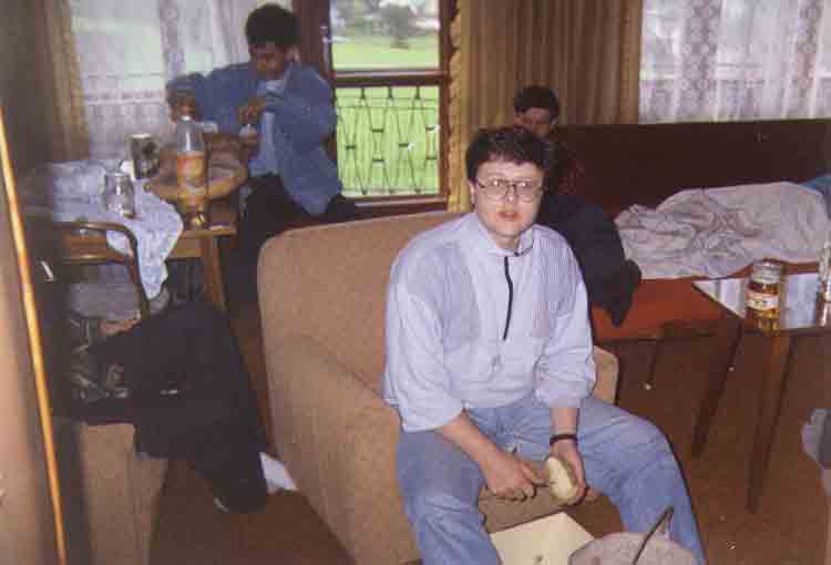 If picture is not shown here, it probably doesnot exist for this quality ... (choose another quality)