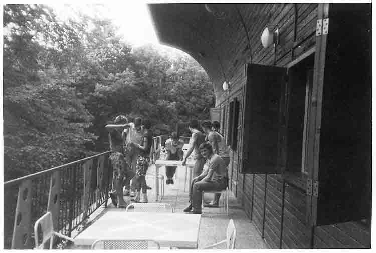 If picture is not shown here, it probably doesnot exist for this quality ... (choose another quality)