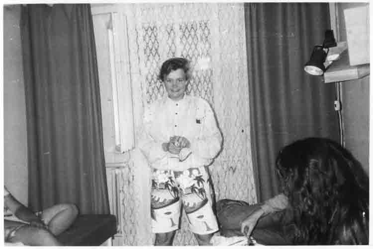 If picture is not shown here, it probably doesnot exist for this quality ... (choose another quality)