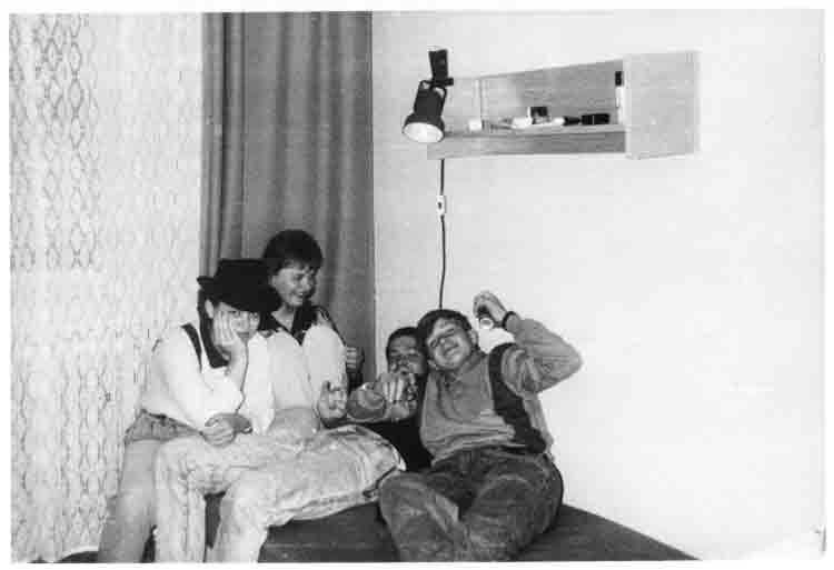 If picture is not shown here, it probably doesnot exist for this quality ... (choose another quality)