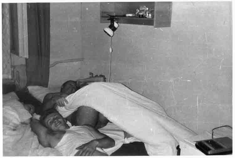 If picture is not shown here, it probably doesnot exist for this quality ... (choose another quality)