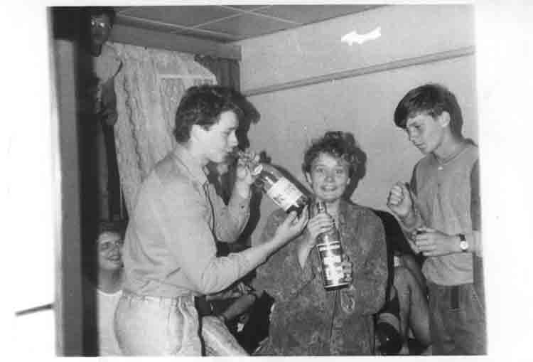 If picture is not shown here, it probably doesnot exist for this quality ... (choose another quality)