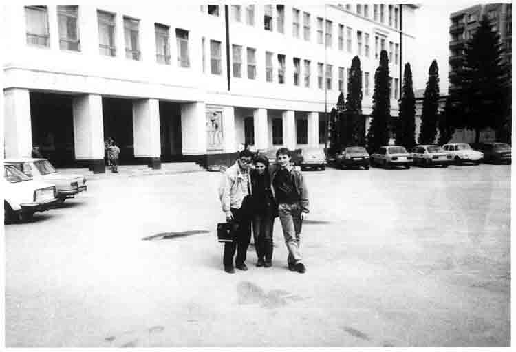 If picture is not shown here, it probably doesnot exist for this quality ... (choose another quality)