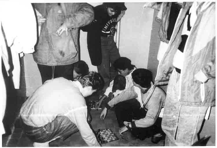 If picture is not shown here, it probably doesnot exist for this quality ... (choose another quality)