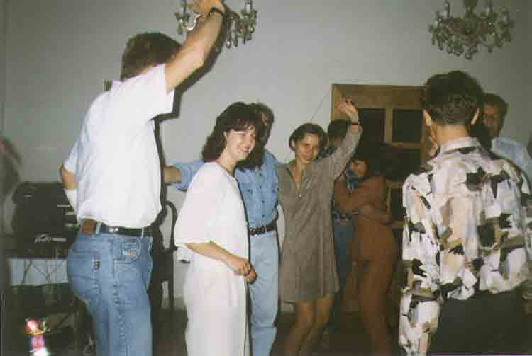 If picture is not shown here, it probably doesnot exist for this quality ... (choose another quality)