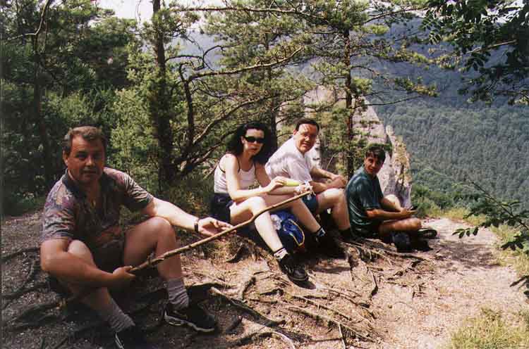 If picture is not shown here, it probably doesnot exist for this quality ... (choose another quality)