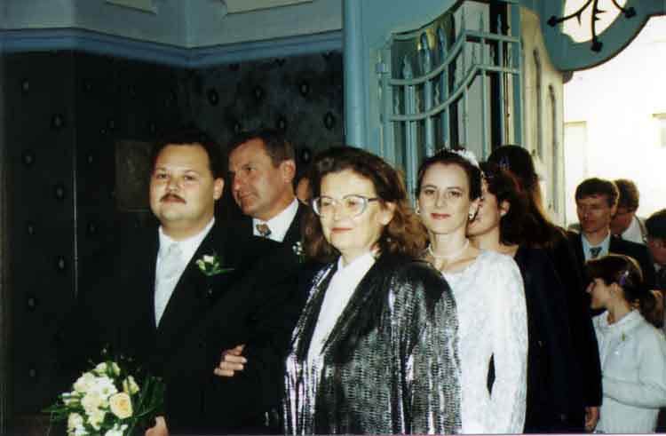 If picture is not shown here, it probably doesnot exist for this quality ... (choose another quality)