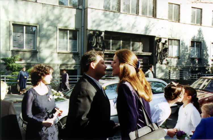 If picture is not shown here, it probably doesnot exist for this quality ... (choose another quality)