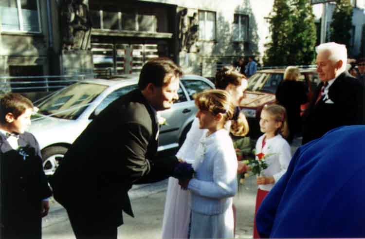 If picture is not shown here, it probably doesnot exist for this quality ... (choose another quality)