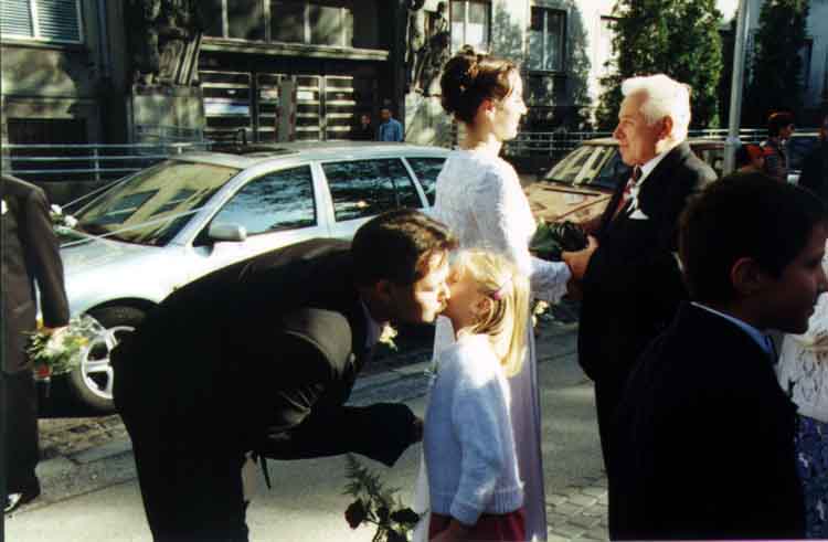 If picture is not shown here, it probably doesnot exist for this quality ... (choose another quality)