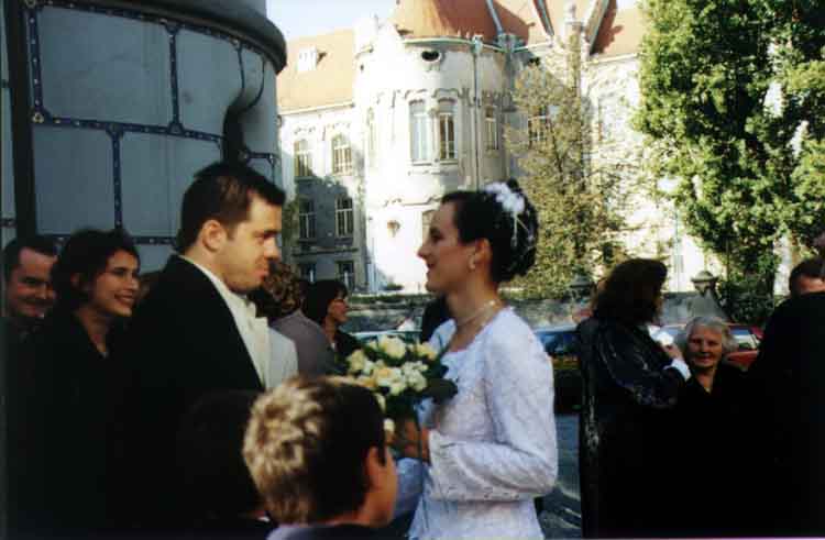 If picture is not shown here, it probably doesnot exist for this quality ... (choose another quality)