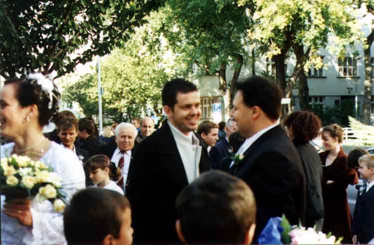 If picture is not shown here, it probably doesnot exist for this quality ... (choose another quality)