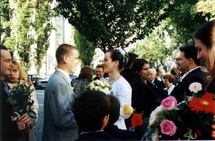 If picture is not shown here, it probably doesnot exist for this quality ... (choose another quality)