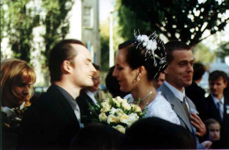 If picture is not shown here, it probably doesnot exist for this quality ... (choose another quality)