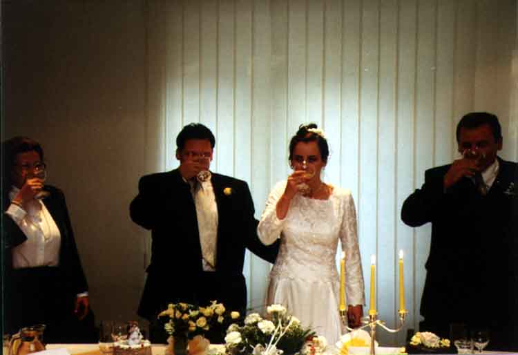 If picture is not shown here, it probably doesnot exist for this quality ... (choose another quality)