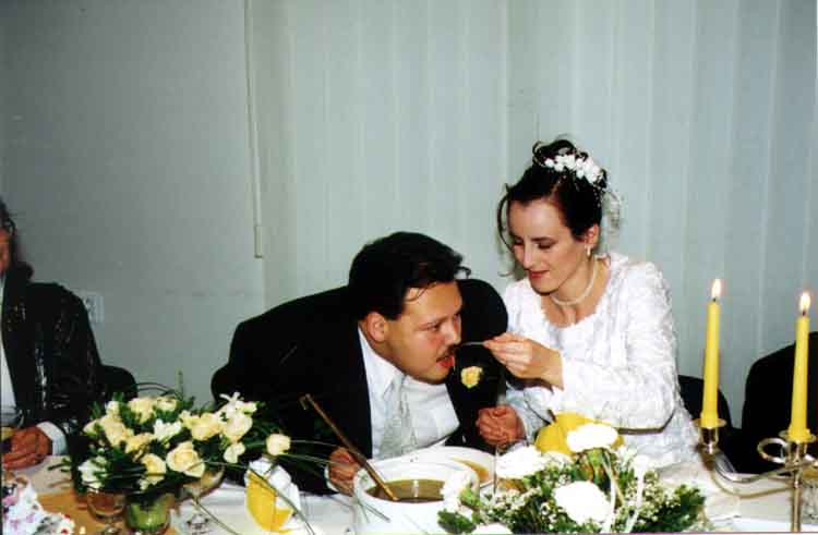 If picture is not shown here, it probably doesnot exist for this quality ... (choose another quality)