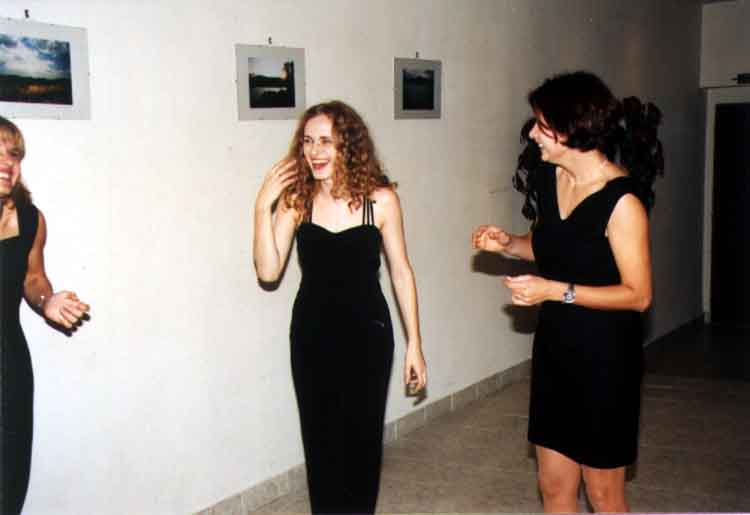 If picture is not shown here, it probably doesnot exist for this quality ... (choose another quality)