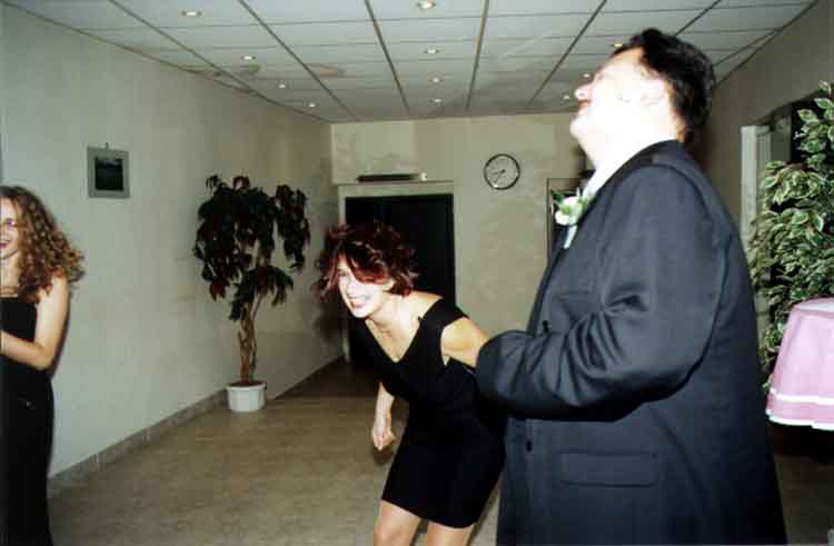 If picture is not shown here, it probably doesnot exist for this quality ... (choose another quality)