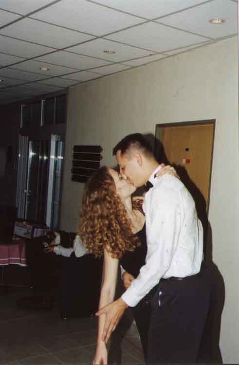 If picture is not shown here, it probably doesnot exist for this quality ... (choose another quality)