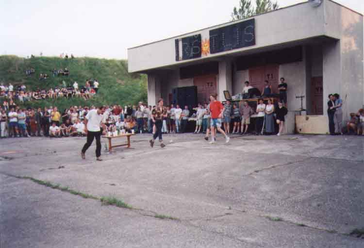 If picture is not shown here, it probably doesnot exist for this quality ... (choose another quality)