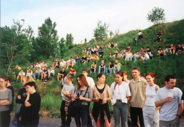 If picture is not shown here, it probably doesnot exist for this quality ... (choose another quality)