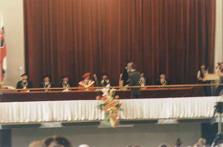 If picture is not shown here, it probably doesnot exist for this quality ... (choose another quality)