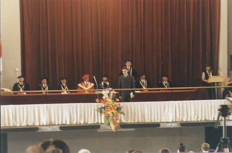 If picture is not shown here, it probably doesnot exist for this quality ... (choose another quality)