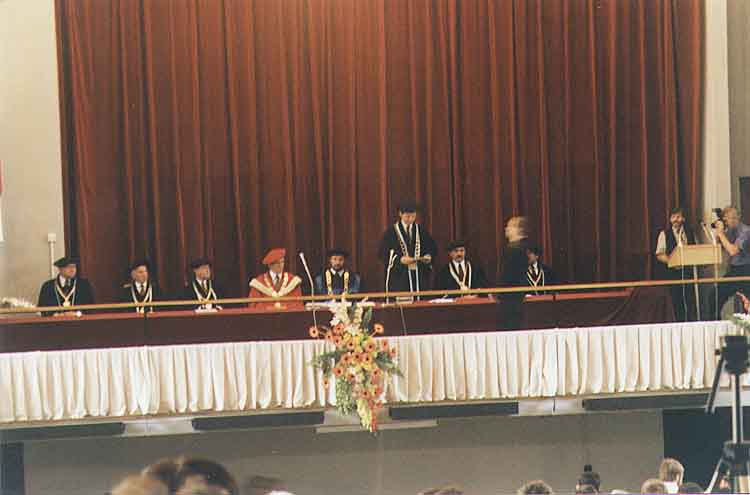 If picture is not shown here, it probably doesnot exist for this quality ... (choose another quality)