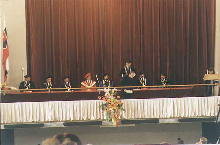 If picture is not shown here, it probably doesnot exist for this quality ... (choose another quality)