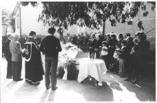 1983_06_06_jan_hluchan_pohreb_10.jpg: 124k (2002-12-27 17:25)