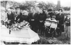1983_06_06_jan_hluchan_pohreb_19.jpg: 134k (2002-12-27 17:24)
