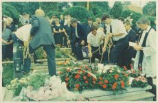 1995_06_12_anna_hluchanova_pohreb_08.jpg: 166k (2002-12-27 16:51)