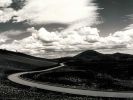 black_and_white_road_through_craters_of_the_moon_idaho.jpg: 137k (2011-03-10 22:05)