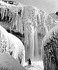 fotky_z_20_stoleti_013_zamrzla_niagara.jpg: 76k (2011-12-16 00:01)