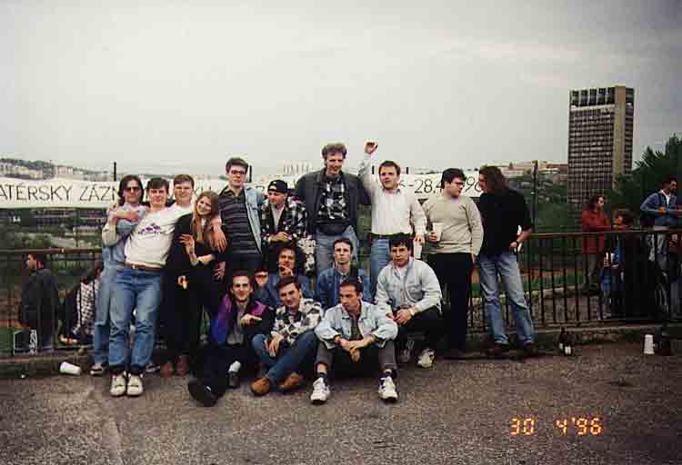 If picture is not shown here, it probably doesnot exist for this quality ... (choose another quality)