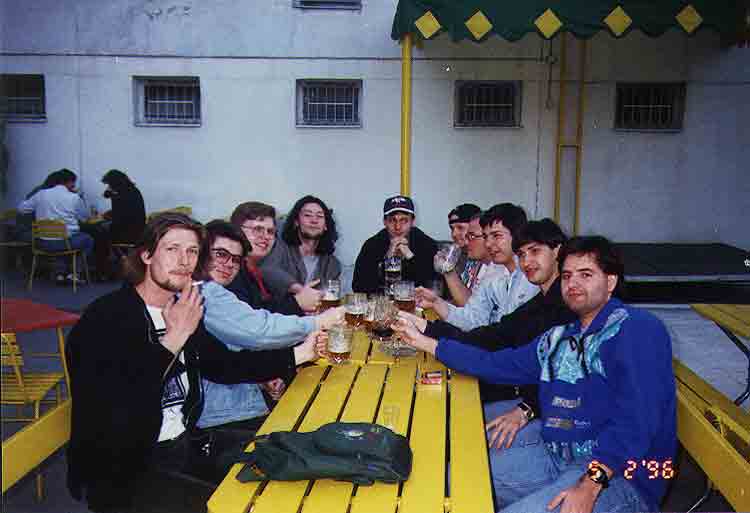 If picture is not shown here, it probably doesnot exist for this quality ... (choose another quality)