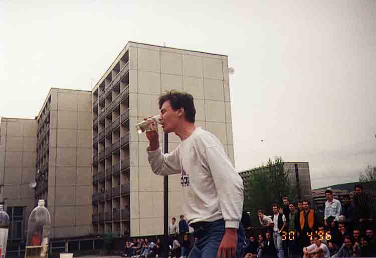 If picture is not shown here, it probably doesnot exist for this quality ... (choose another quality)